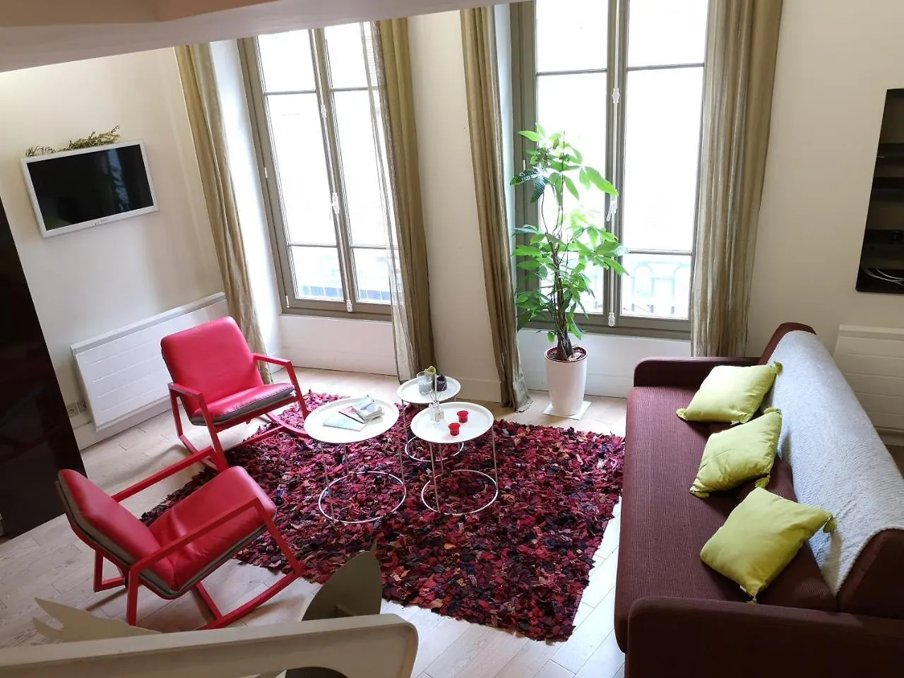 Beautiful Duplex In The Center Of